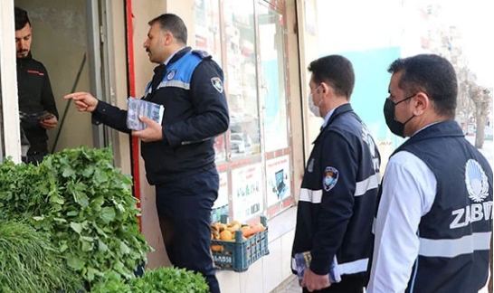 Kaldırım işgaline broşürlü önlem