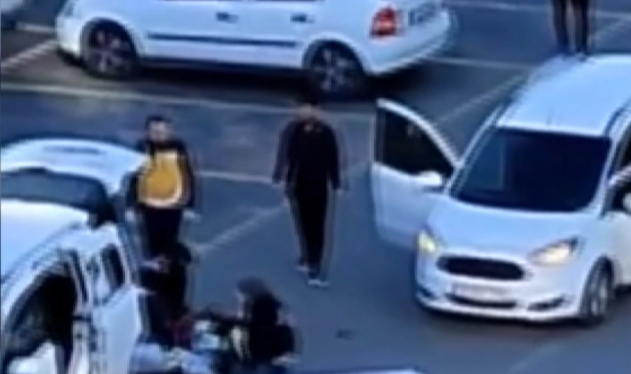 Adliye önünde silahlı çatışma: 3 ölü, 4 yaralı