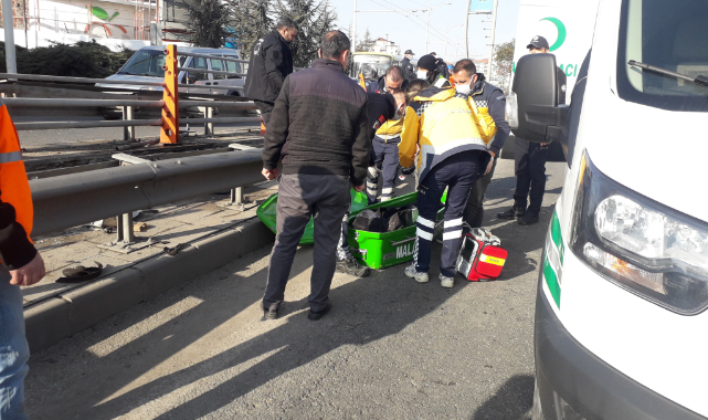 Bariyerlere çarpan araç takla attı: 1 ölü, 2 yaralı
