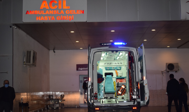 Husumetlilerin bıçaklı kavgası kanlı bitti: 2 ağır yaralı