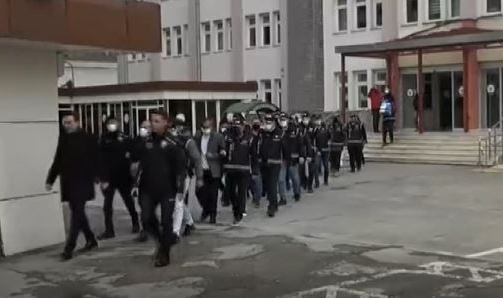 Yağma ve tefecilik şüphelisi 6 şahıs tutuklandı