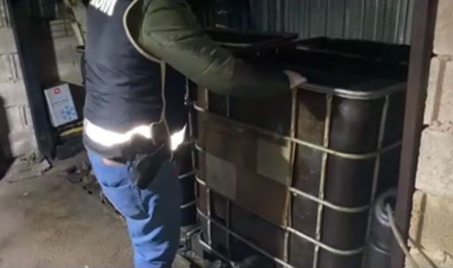Tır garajından 5 bin litre kaçak akaryakıt çıktı
