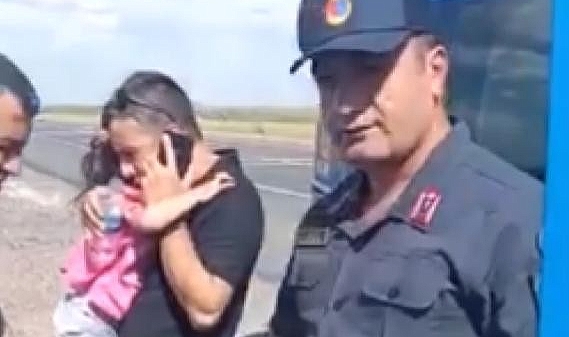 Şanlıurfa karayolunda 3 yaşındaki kızını unuttu