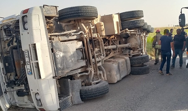 Buğday yüklü tır devrildi: 2 yaralı