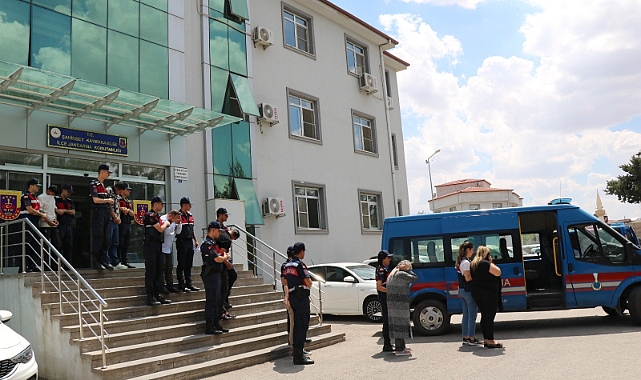 Rezidanslara fuhuş baskını: 5 tutuklama