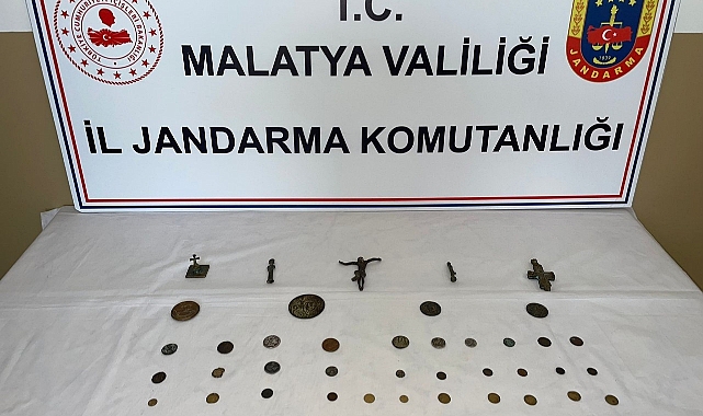 Roma Dönemine ait sikke ve objelere el konuldu