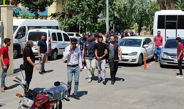 Urfa'da göçmen kaçakçılığı operasyonunda 5 tutuklama