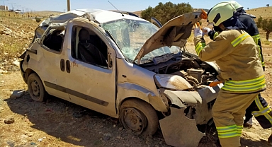 Araç yoldan çıktı 3 yaralı