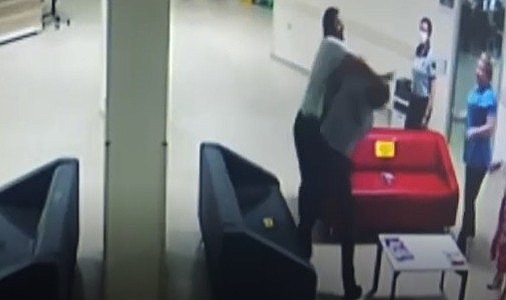 Bursa’da güvenlikçi darp edildi