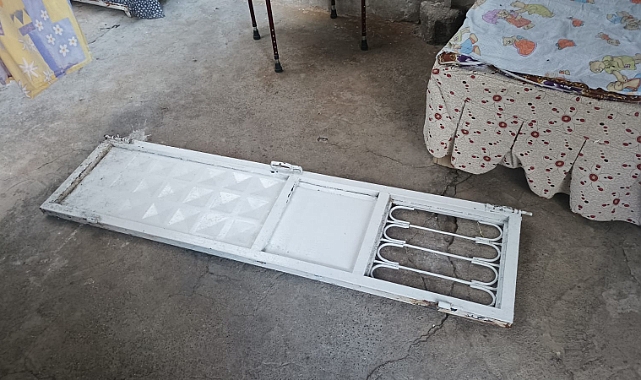 Üstüne Kapı Düşen Adam Yaralandı