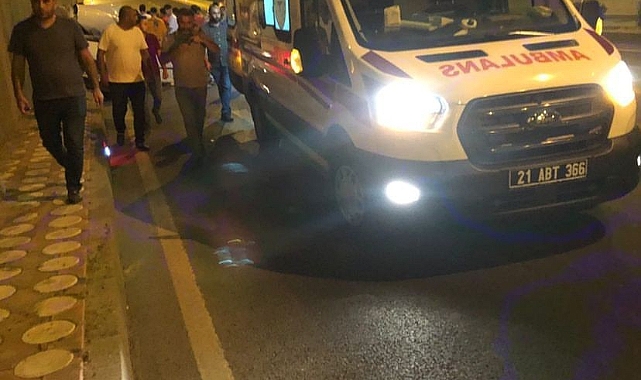 Otomobil kaza yaptı 2 kişi yaralandı