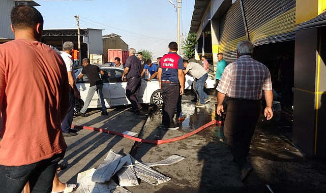 Sanayi sitesinde yangın çıktı