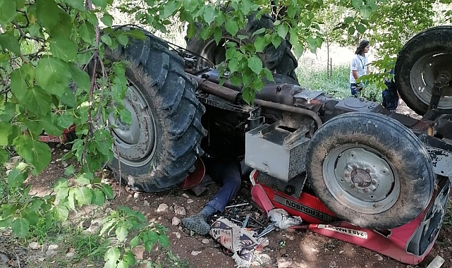 Traktör devrildi: sürücü hayatını kaybetti