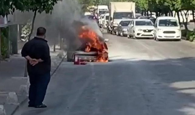 Yanan otomobili film gibi izledi