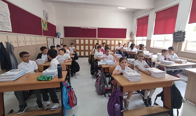 19 milyona yakın öğrenci için ilk ders zili çaldı