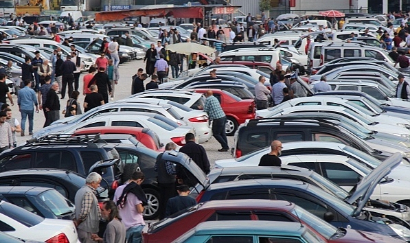 Araç satışları diğer senelere oranla azalıyor