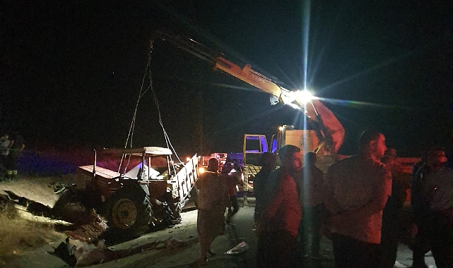 İşçileri taşıyan traktör ile kamyon çarpıştı! 1 ölü, 6 yaralı