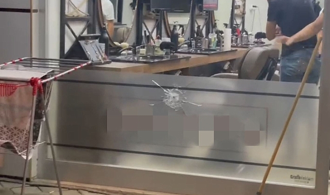Motosikletli kişiler iş yerine ateş açtı