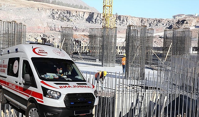 Şehir Hastanesi inşaatında bir işçi ağır yaralandı