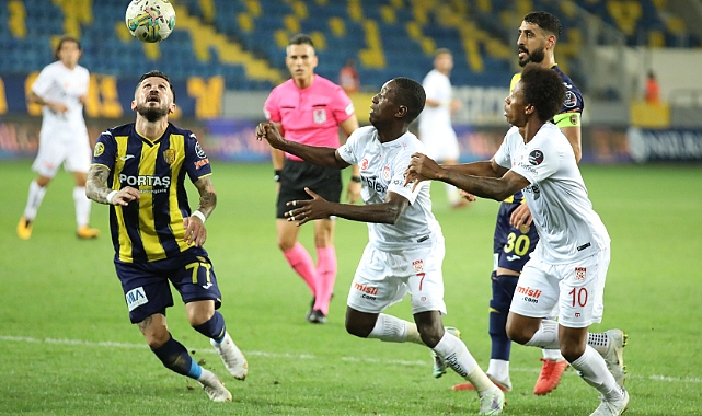 Sivasspor, ligde 3. yenilgisini aldı