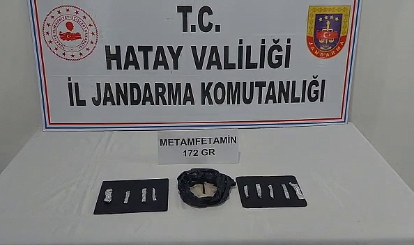 Uyuşturucuyu balkondaki asmaya gizlemiş