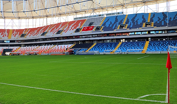 Fenerbahçe ve Başakşehir'in Avrupa maçlarını yönetecek hakemler belli oldu