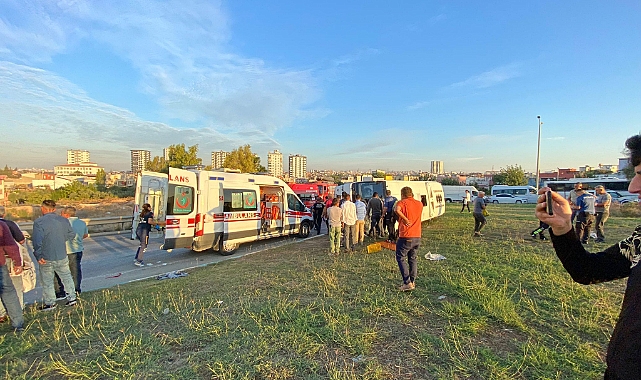 İşçileri taşıyan midibüs devrildi: 16 yaralı