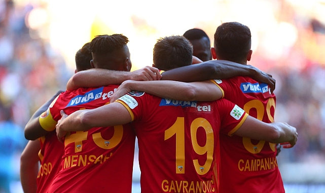 Mario Gavranovic 3. golünü attı