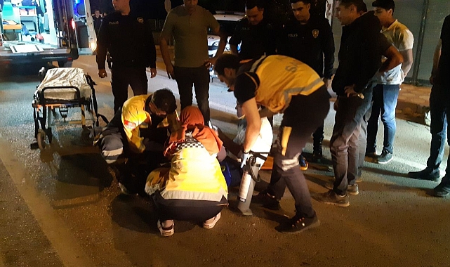 Motosiklet sürücüsü yaya çarptı