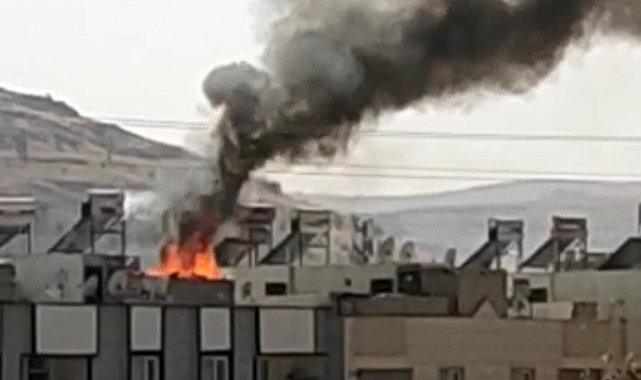 Şanlıurfa'da bir evin çatı katında yangın çıktı