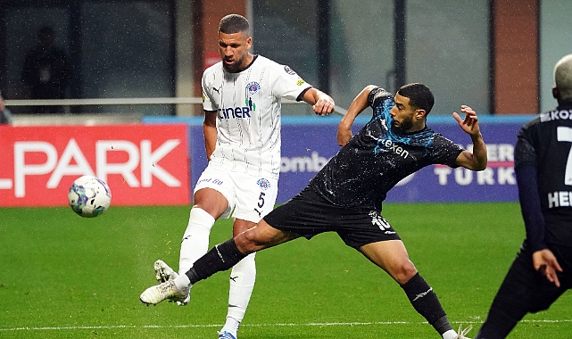 Spor Toto Süper Lig: Kasımpaşa: 0 - Adana Demirspor: 2 (İlk yarı)