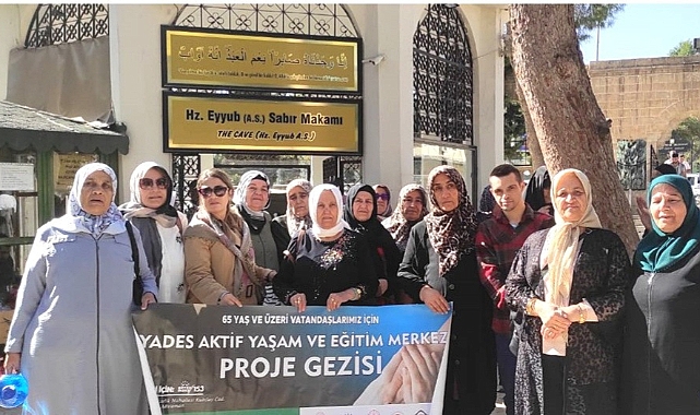 65 Yaş üstü vatandaşlar Urfa'yı doya doya gezdi