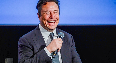 Elon Musk: "Twitter'ın gelirinde büyük düşüş oldu"