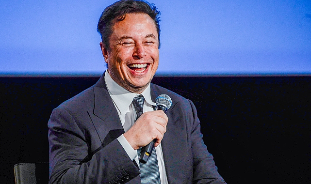 Elon Musk: "Twitter'ın gelirinde büyük düşüş oldu"
