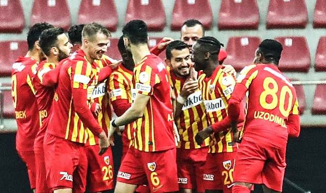 Emrah Başsan ilk golünü attı