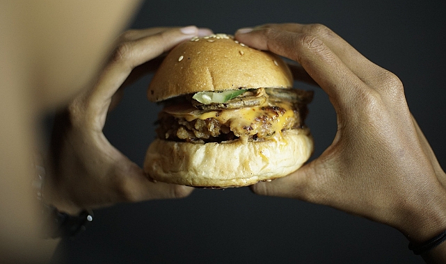Fast food yiyecekler sağlığı tehdit ediyor