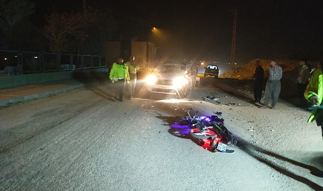 Otomobille motosiklet çarpıştı, sürücüler yaralandı
