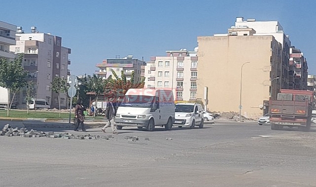 Şanlıurfa'da parke taşları yola savruldu!