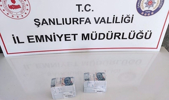 Urfa'da 200 bin lira ile yakalanan 2 dolandırıcı tutuklandı