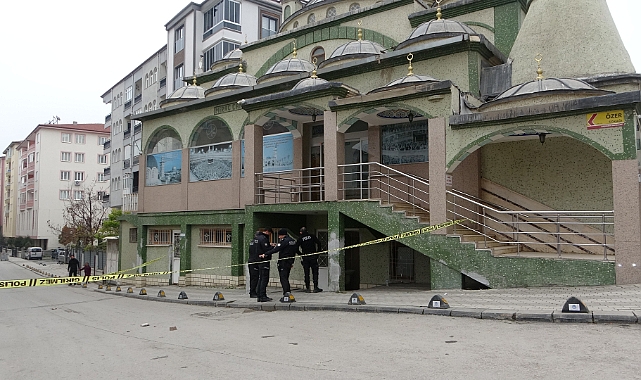 Abdest almak için girdiği camide silahla vuruldu