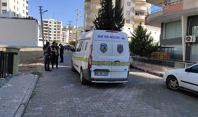 Ablasını sokak ortasında tüfekle vurarak öldürdü