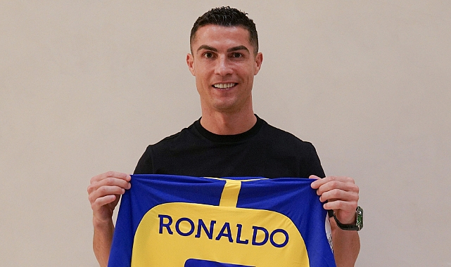 Cristiano Ronaldo resmen Al Nassr'da