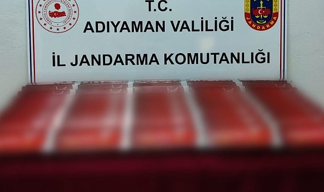 Jandarma 400 paket kaçak sigara ele geçirdi