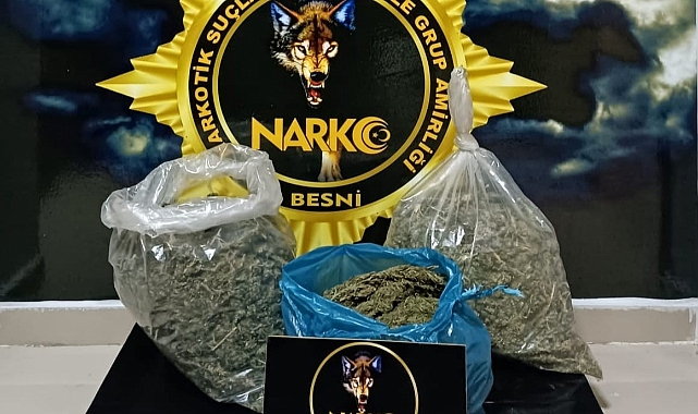 Polisten kaçan şüpheli araçtan 5 kilogram esrar çıktı