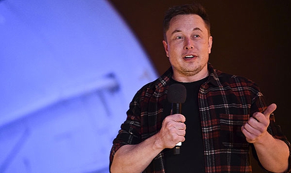Twitter'da gazetecilerin hesaplarını askıya alan Musk'tan geri adım