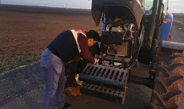 Urfa'da oto galericiyi dolandıran şahıslar traktörleri bırakıp kaçtılar