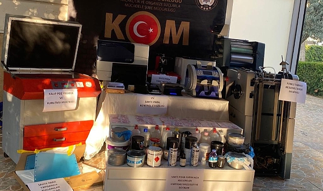 Villayı darphaneye çevirip, bankamatikten geçen sahte para ürettiler
