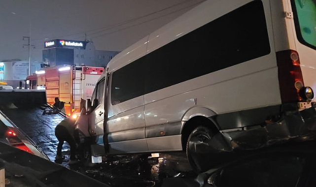 9 araç kazaya karıştı, ortalık savaş alanına döndü