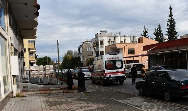 Apartman boşluğuna düşen kadın öldü