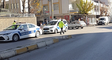 Bisiklet ile hafif ticari araç çarpıştı: 1 yaralı